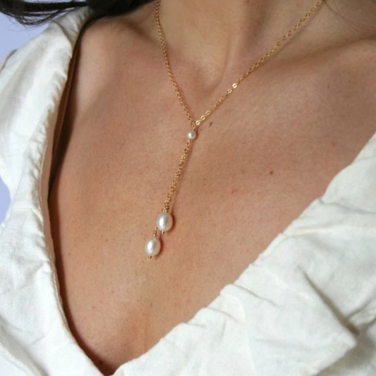 COLLIER CARLA