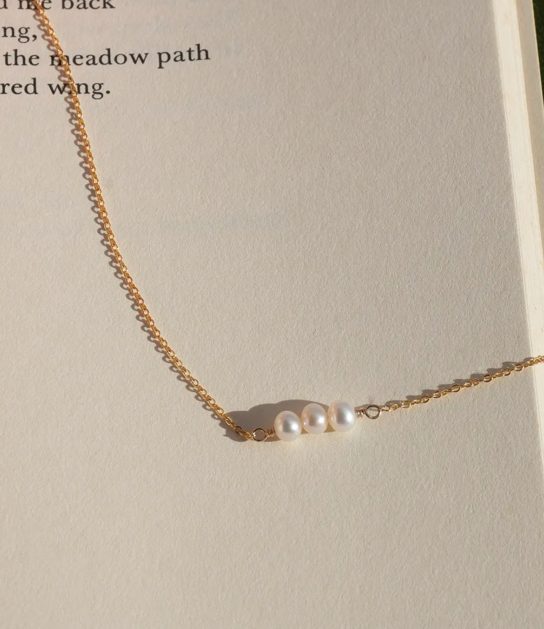 COLLIER JULIA