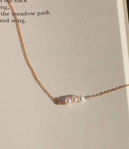 COLLIER JULIA