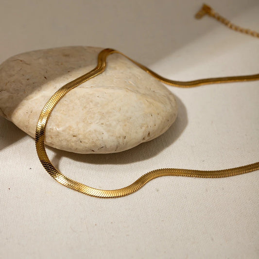 SNAKE NECKLACE