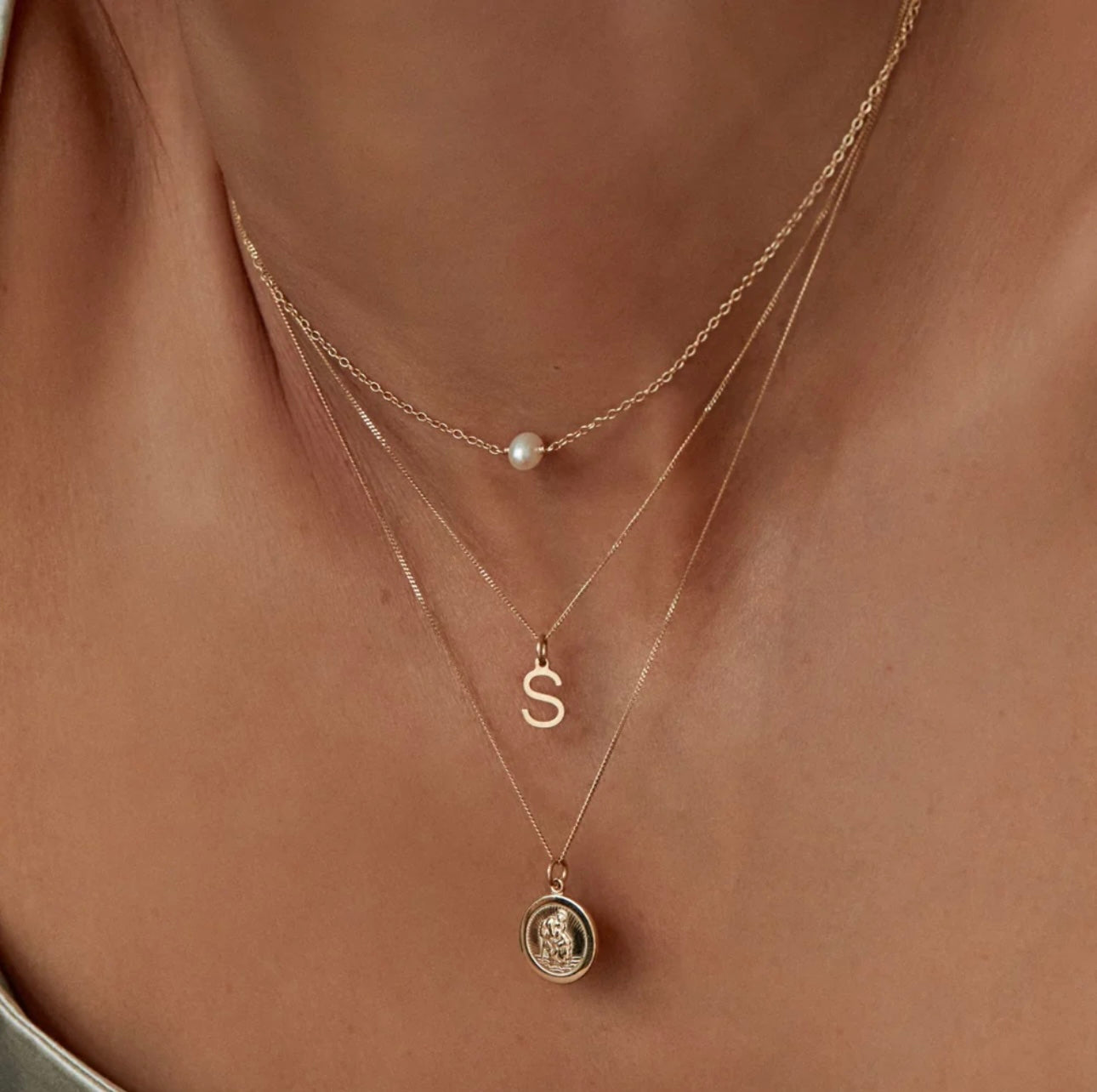 COLLIER ALICIA